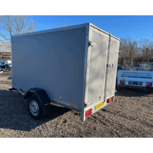 Lav bokstrailer 260x155x150 m/døre - Udlejning Ejby Fyn